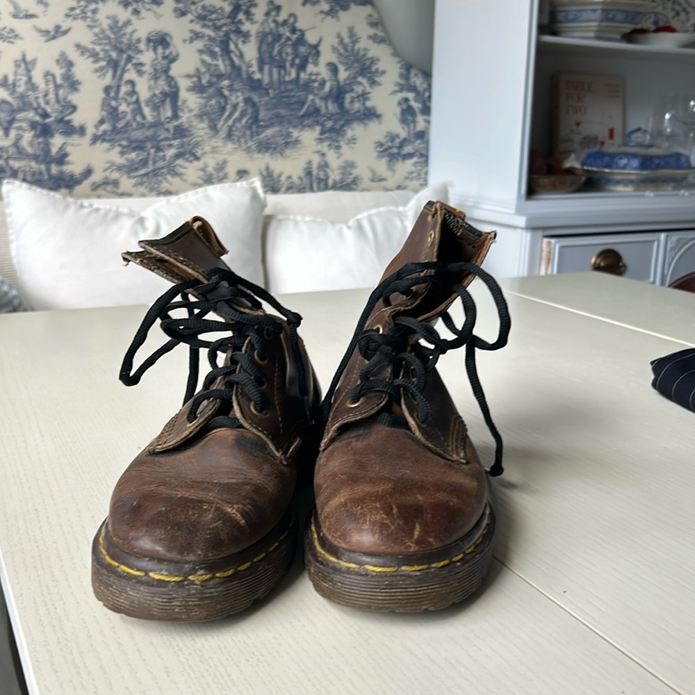 Vintage brown Doc, Martens